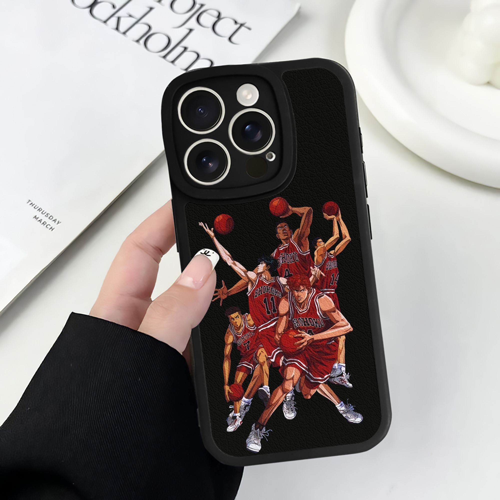 （画像用） SLAM DUNK／スラムダンク 【iPhone 16シリーズ対応】シリコンスマホケース（レザー調） 材質：シリコン